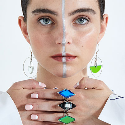 Idol Light - prismatic, interactive, color-changing jewelry 1